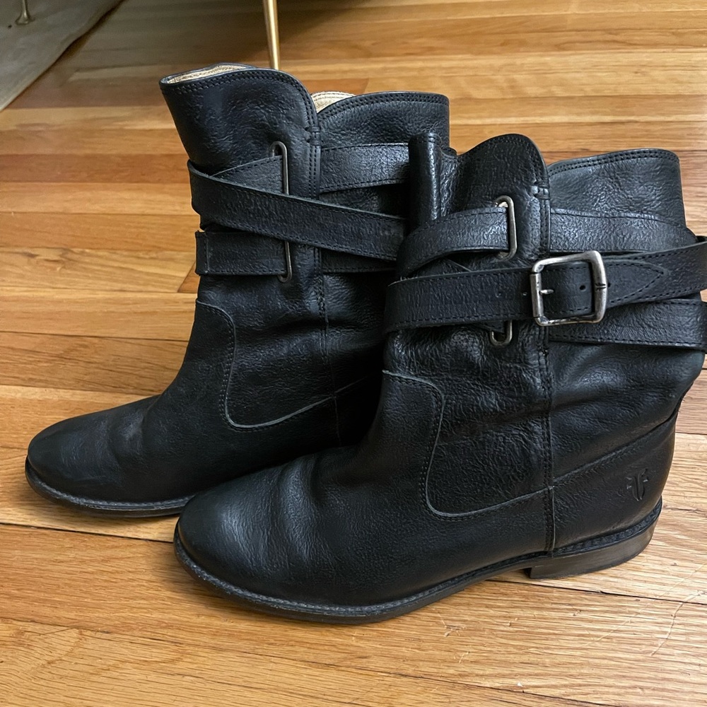 Vintage Black  Leather Frye Boots 6